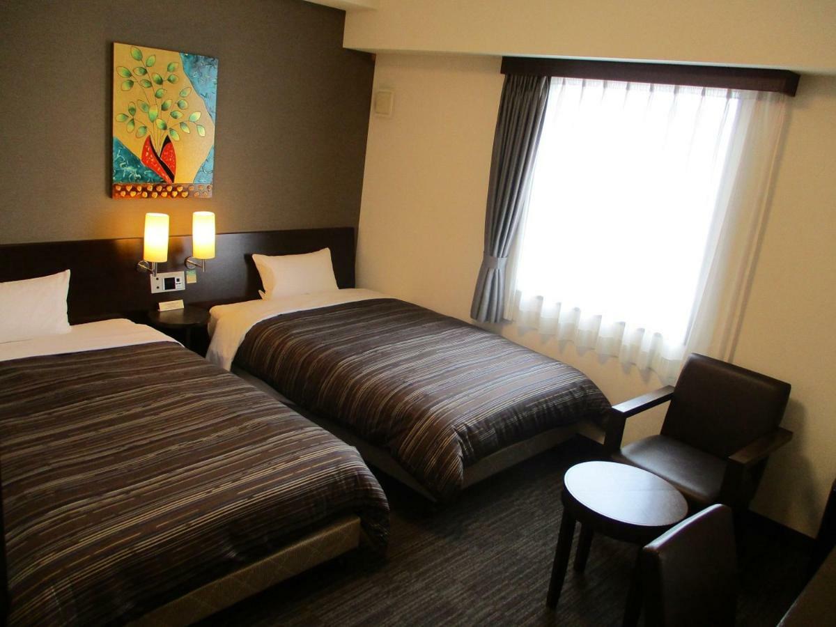 Hotel Route-Inn Kitakyushu-Wakamatsu Ekihigashi Ngoại thất bức ảnh