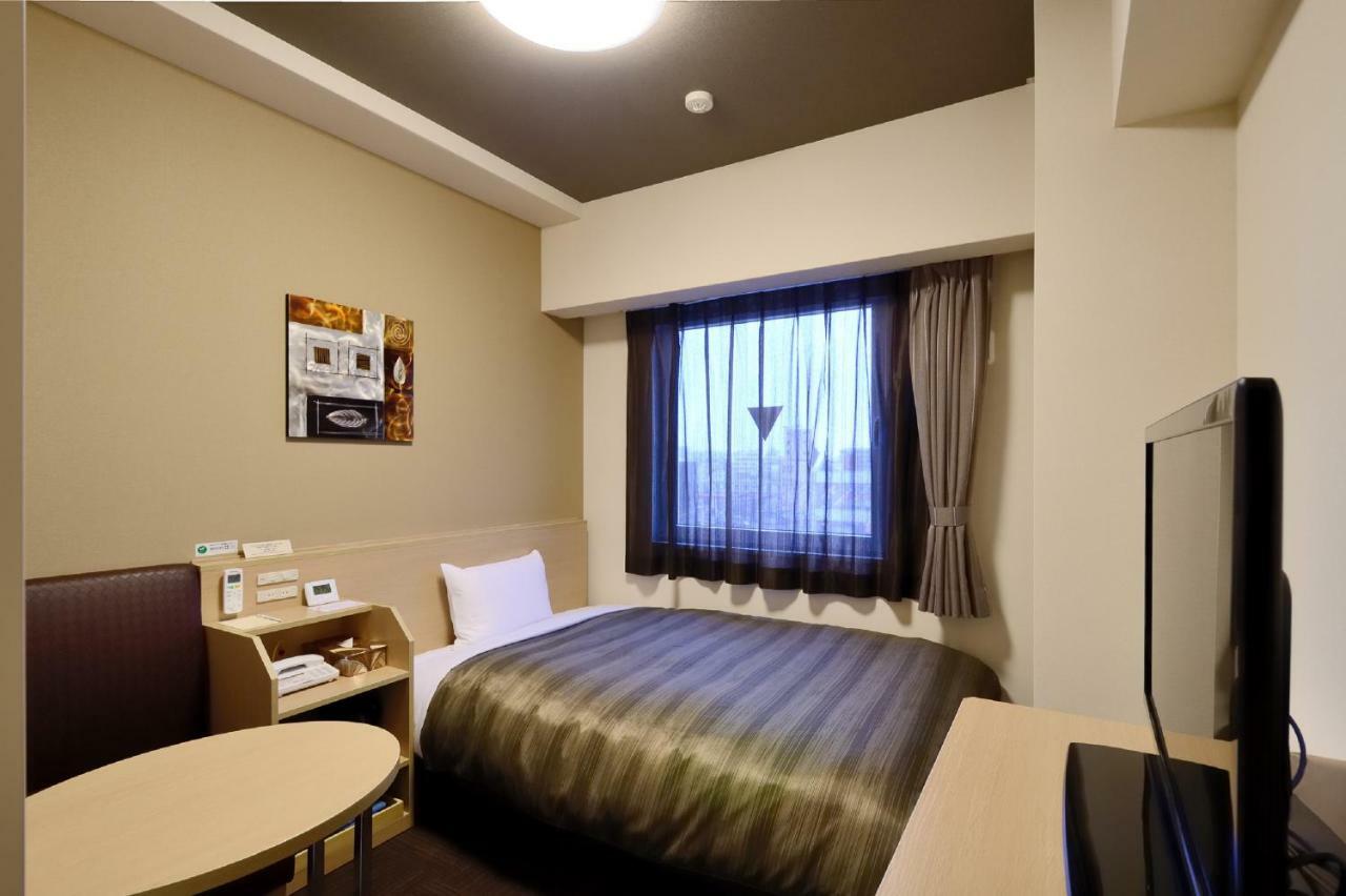 Hotel Route-Inn Kitakyushu-Wakamatsu Ekihigashi Ngoại thất bức ảnh
